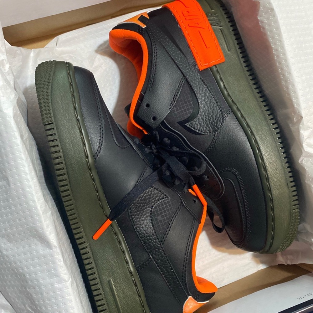 Nike AF1 Shadows Black/Hyper Orange - Picture 1 of 3